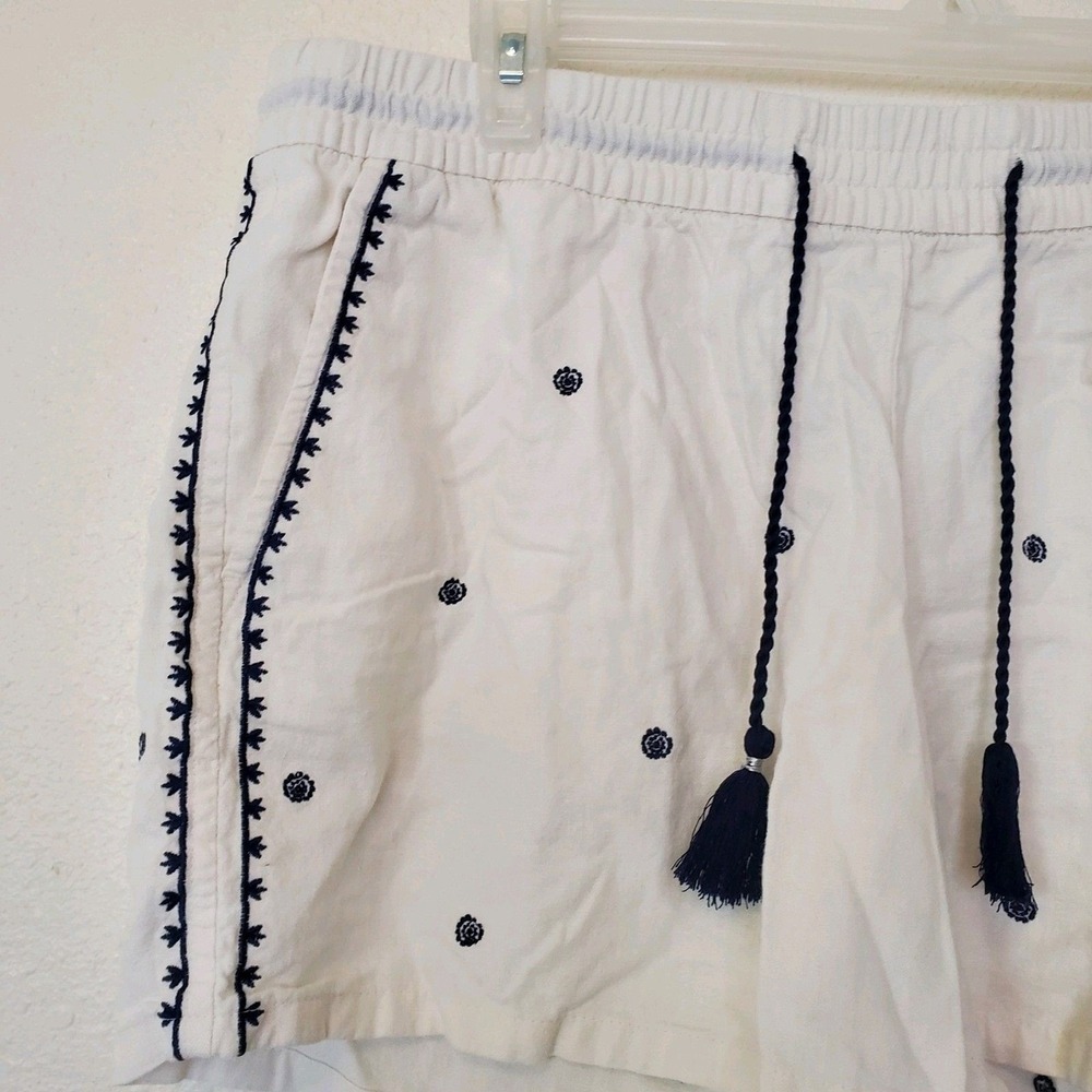 Old Navy Womens Large White Linen Blend Embroidered Tassel Pull On Shorts Navy - Picture 2 of 16